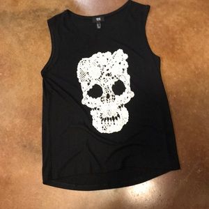 Black tank with lace skull
